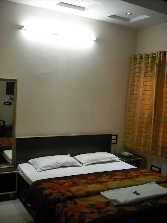 Hotel Gs Paradise Amritsar Room photo