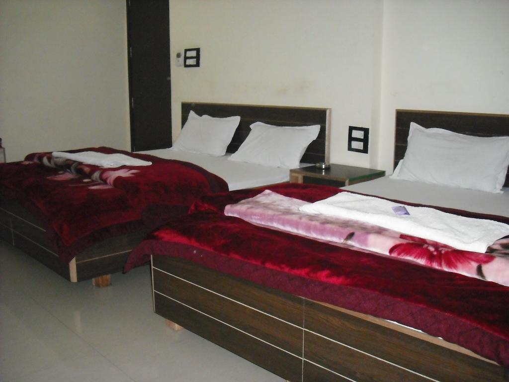 Hotel Gs Paradise Amritsar Room photo