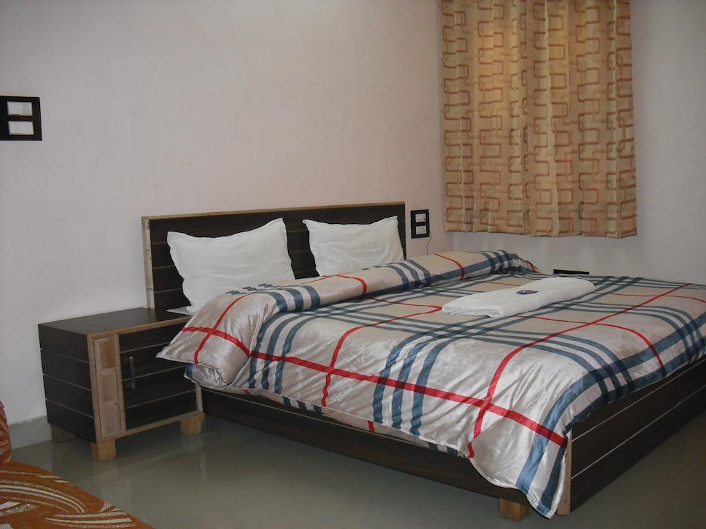 Hotel Gs Paradise Amritsar Room photo