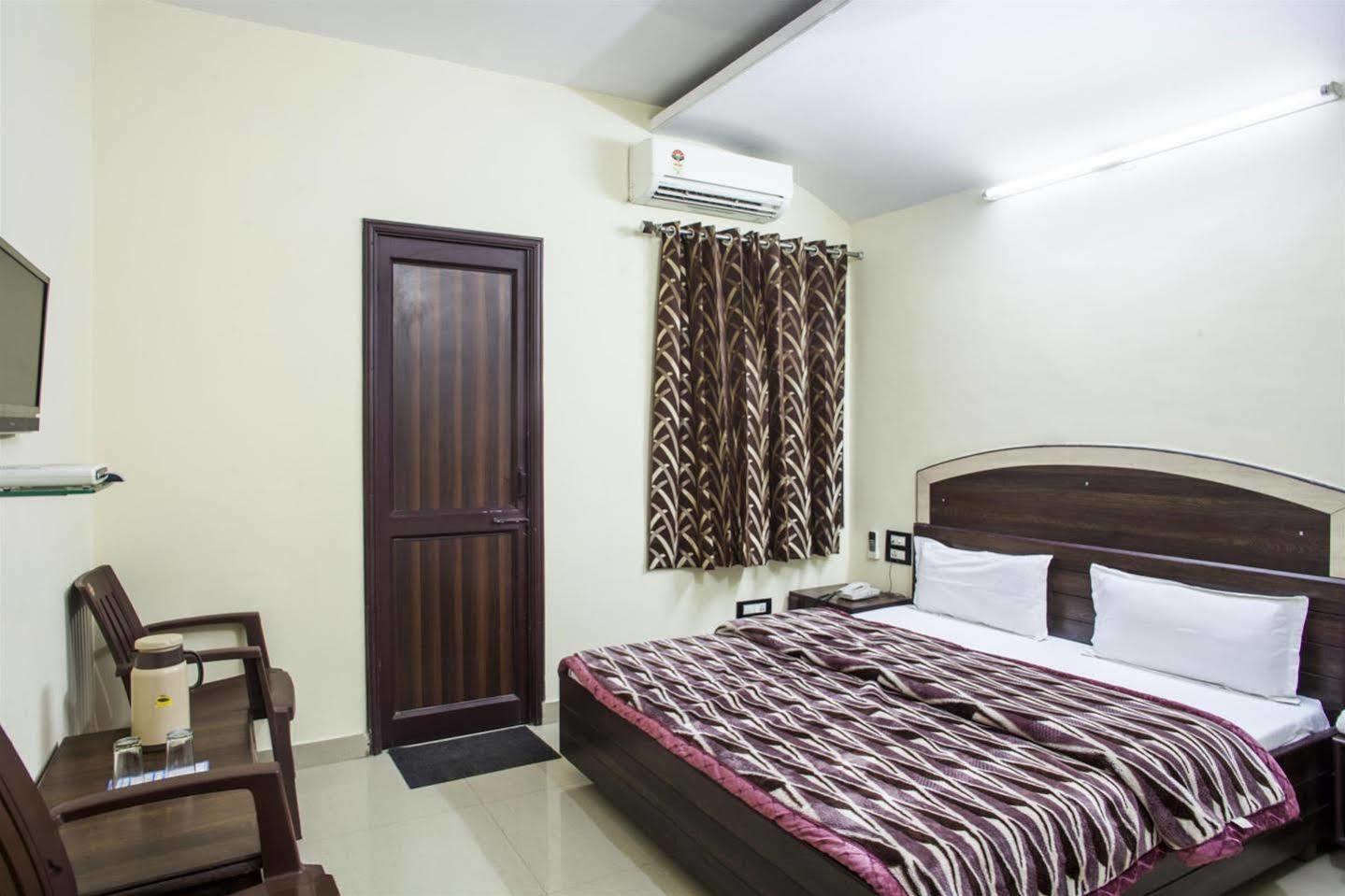 Hotel Gs Paradise Amritsar Exterior photo