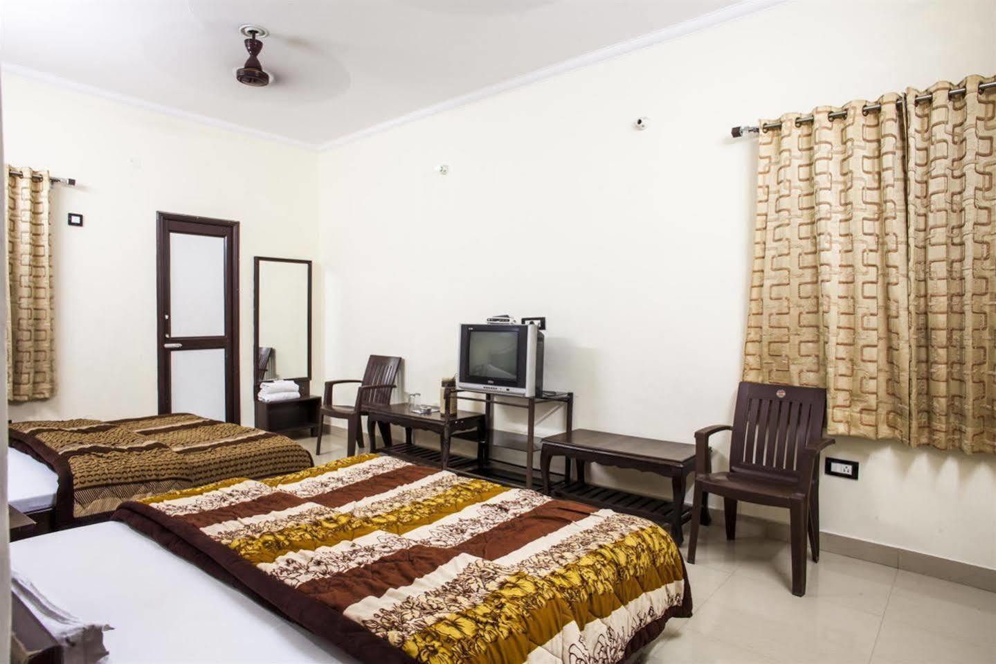 Hotel Gs Paradise Amritsar Exterior photo